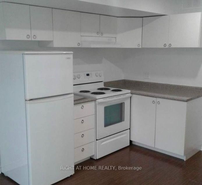 Bsmet - 75 Maffey Crescent, Richmond Hill 4