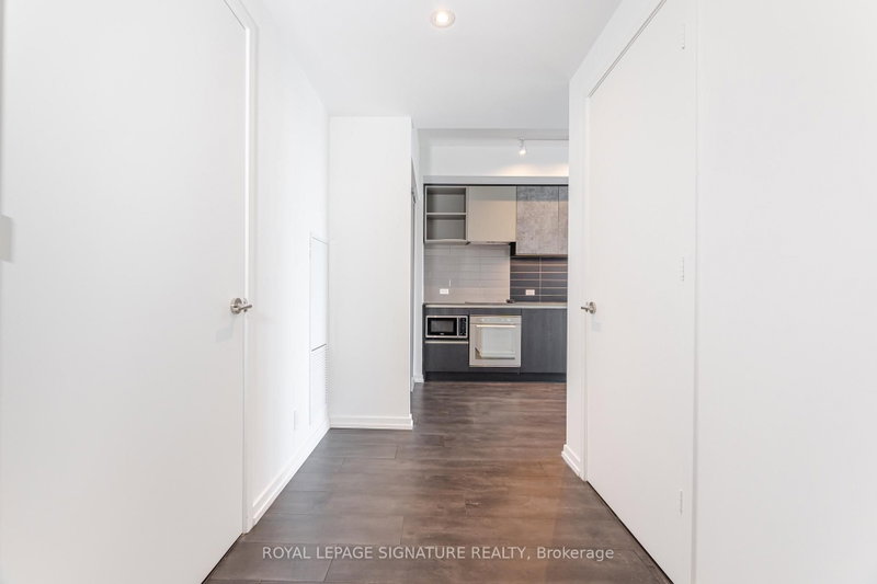 7890 Jane St photo 4