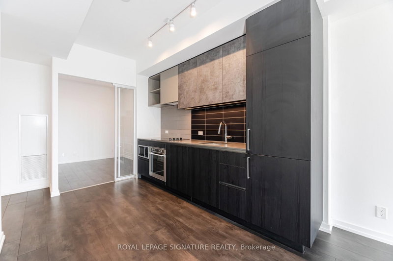 7890 Jane St photo 5