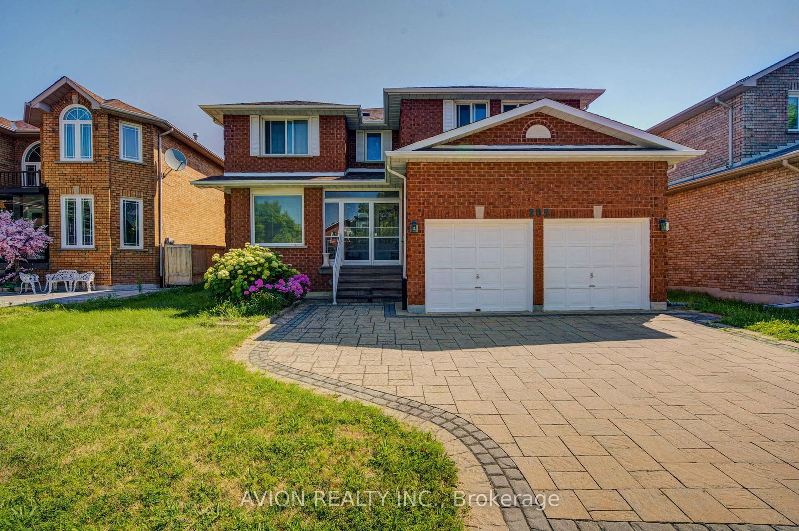 203 Valleymede Drive • Richmond Hill, ON photo 1