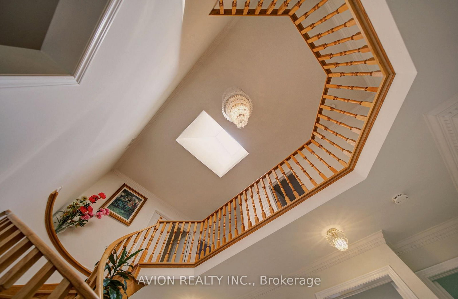 203 Valleymede Drive • Richmond Hill, ON photo 5