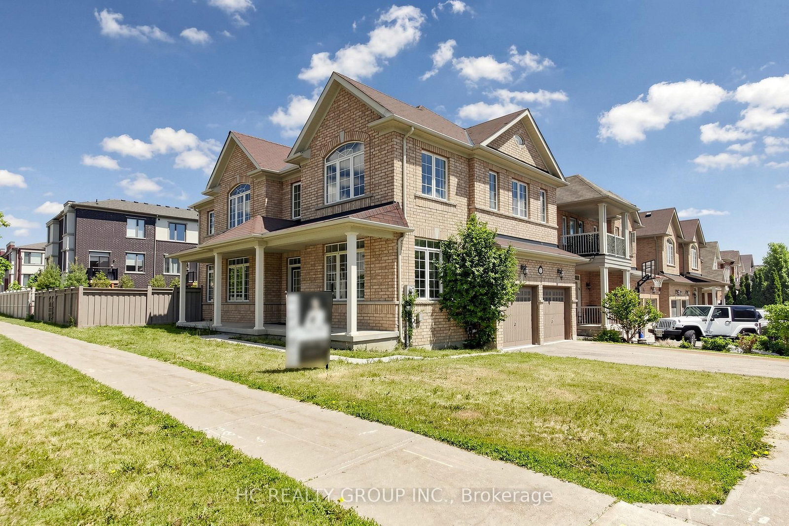 2 Apple Grove Court, Vaughan 3