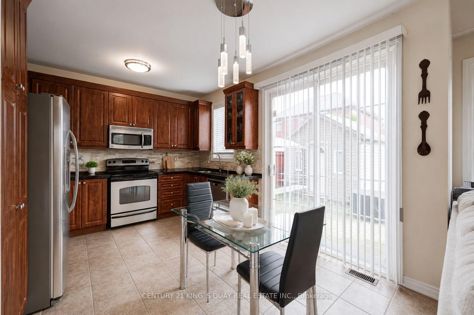1 Lourakis Street • Richmond Hill, ON photo 10