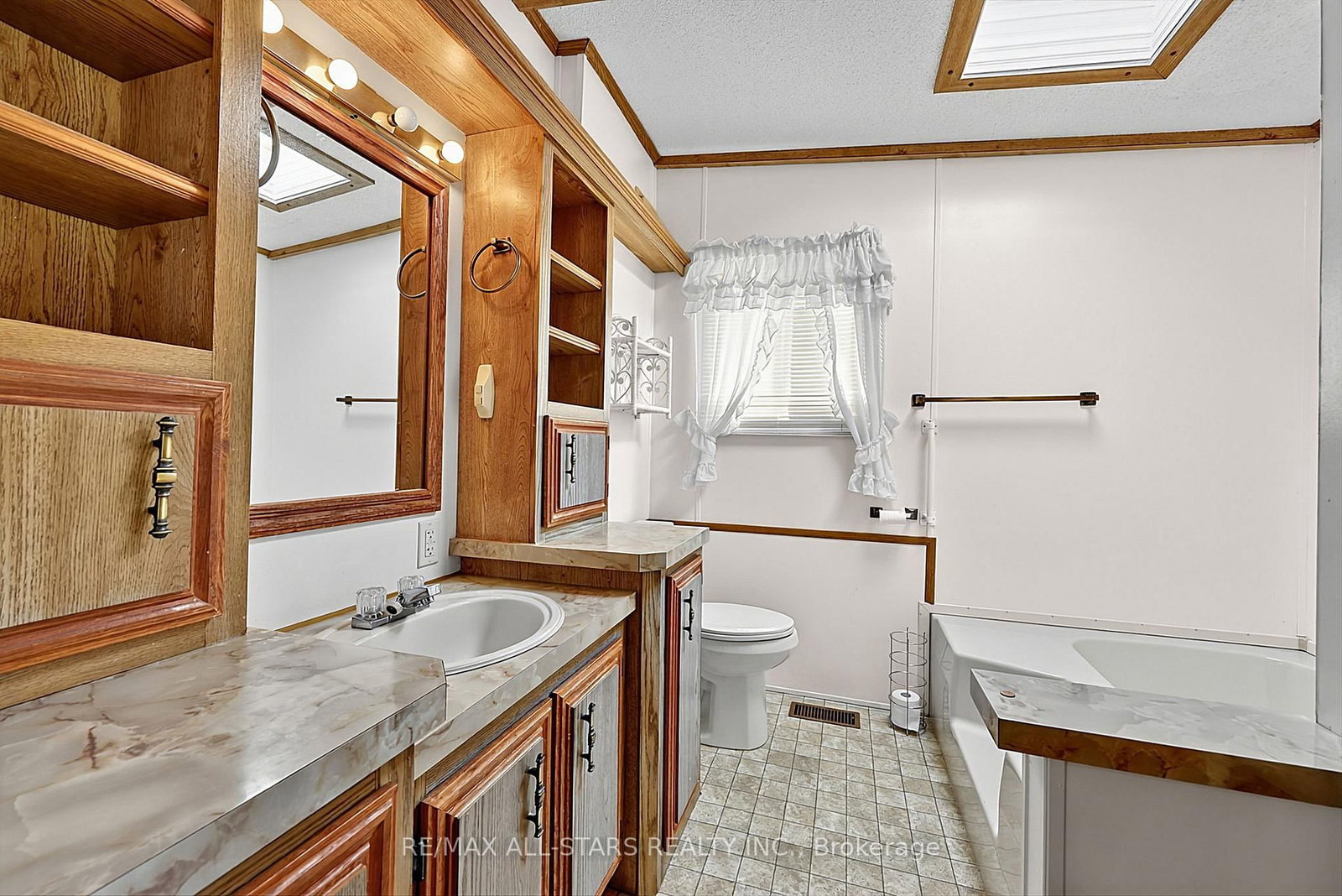 30 Damsel Circle • Georgina, ON photo 23