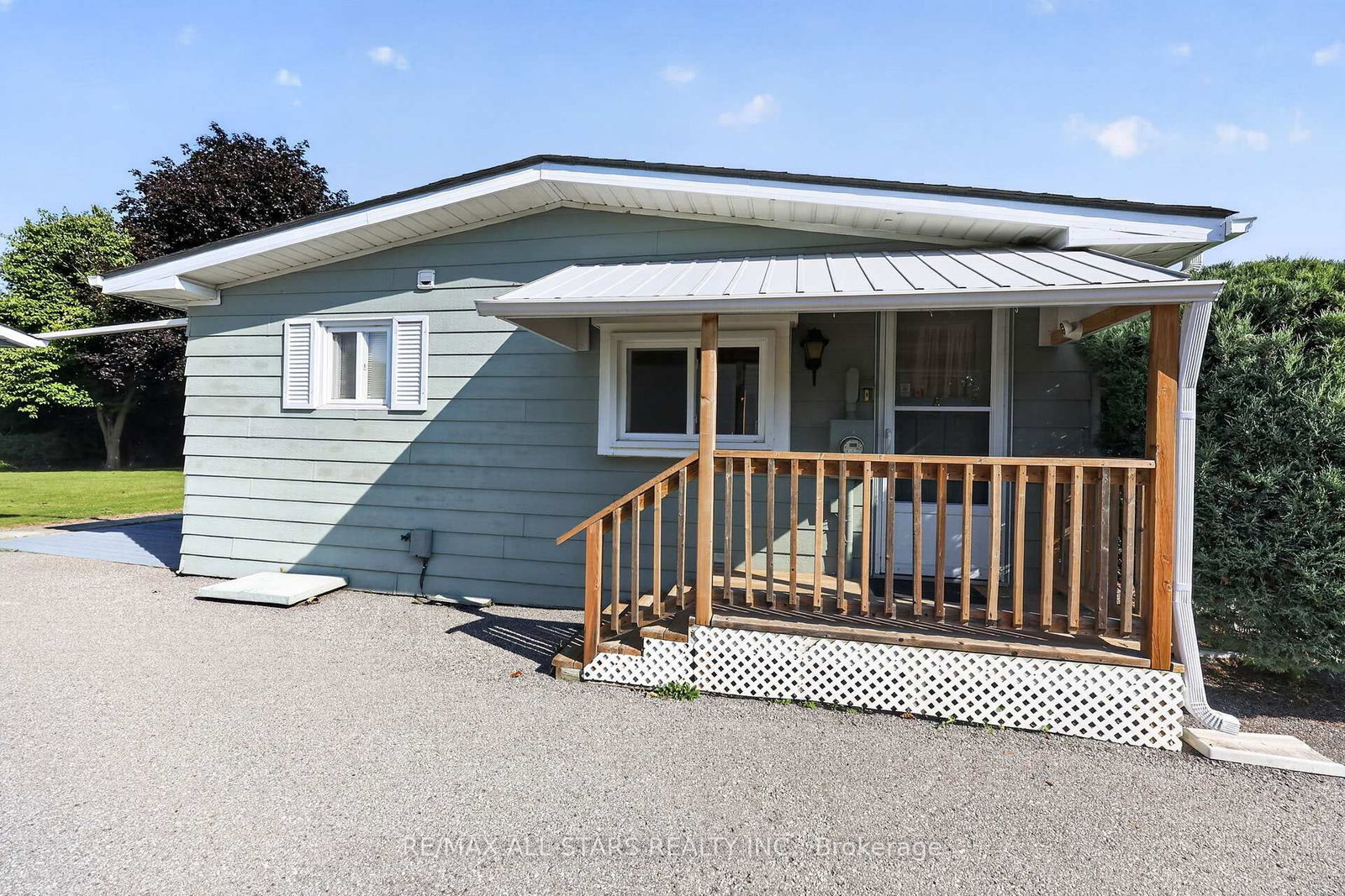 30 Damsel Circle • Georgina, ON photo 5
