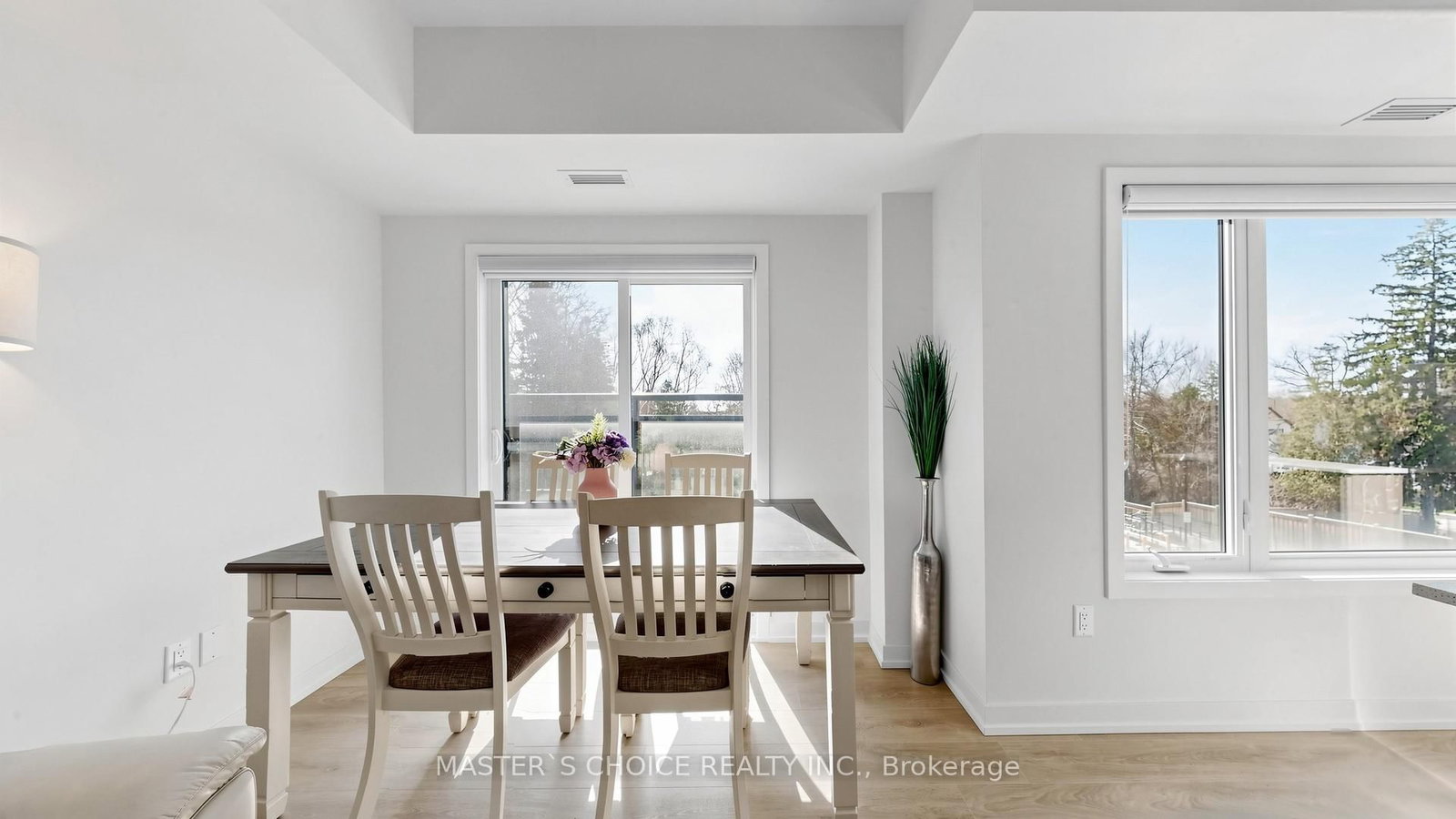 56 Elizabeth Street • #1404 • Richmond Hill, ON photo 8