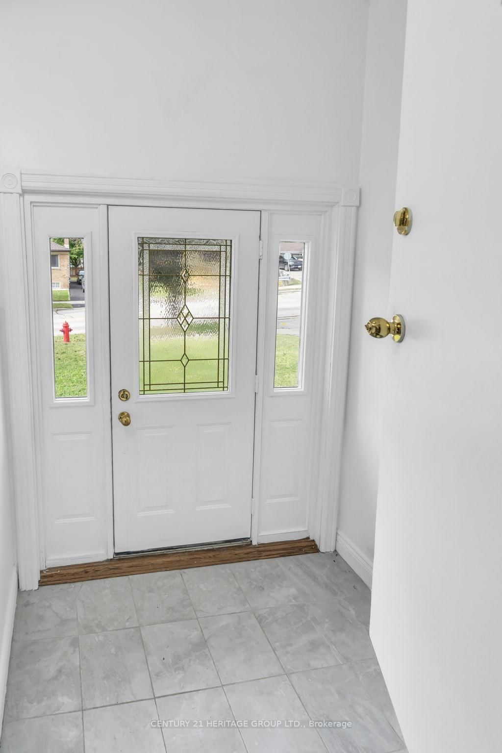53 Wilstead Drive • Newmarket, ON photo 2