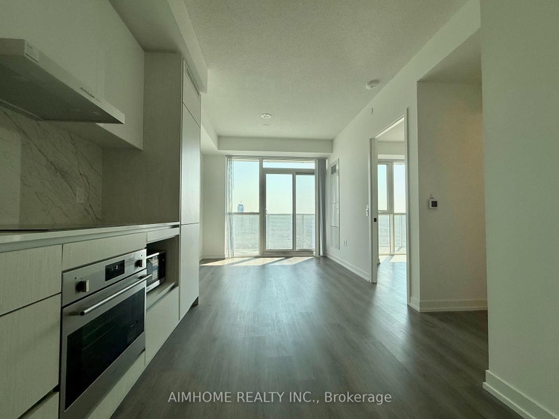 3207 - 28 Interchange Way
