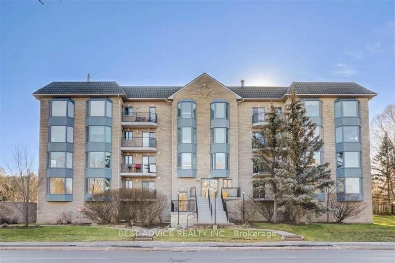 104 - 85 Wellington Street W