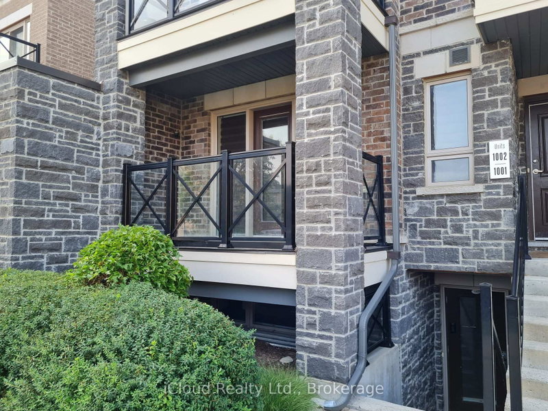 1001 - 55 Lindcrest Manor