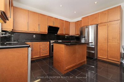 56 Twin Hills Crescent • Vaughan, ON photo 6