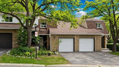 Townhouse for sale at 27 Dunkeld Way, Markham, Ontario, L3T 4Y8 - Royal Orchard - MLS: N13632568