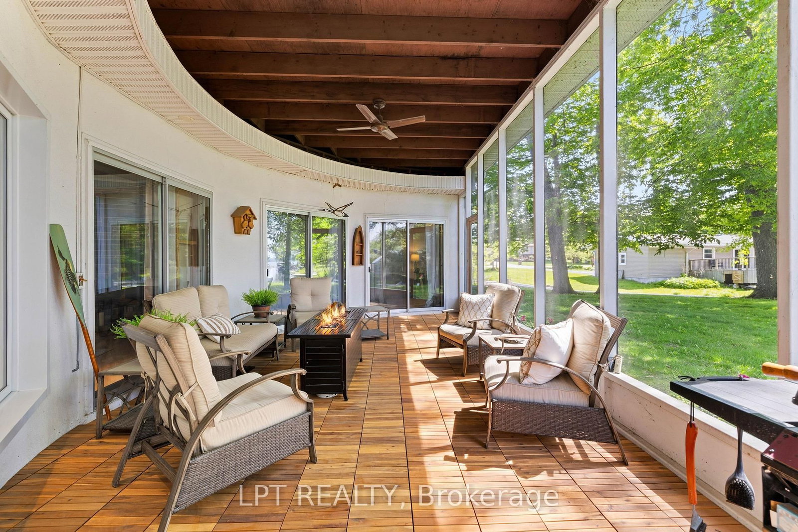 204 The Queensway S • Georgina, ON photo 14