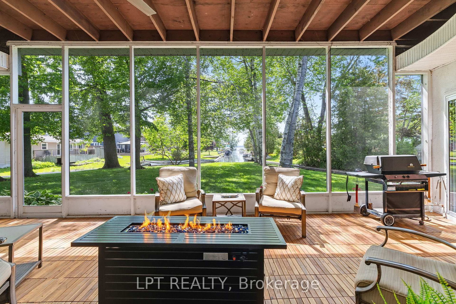 204 The Queensway S • Georgina, ON photo 15