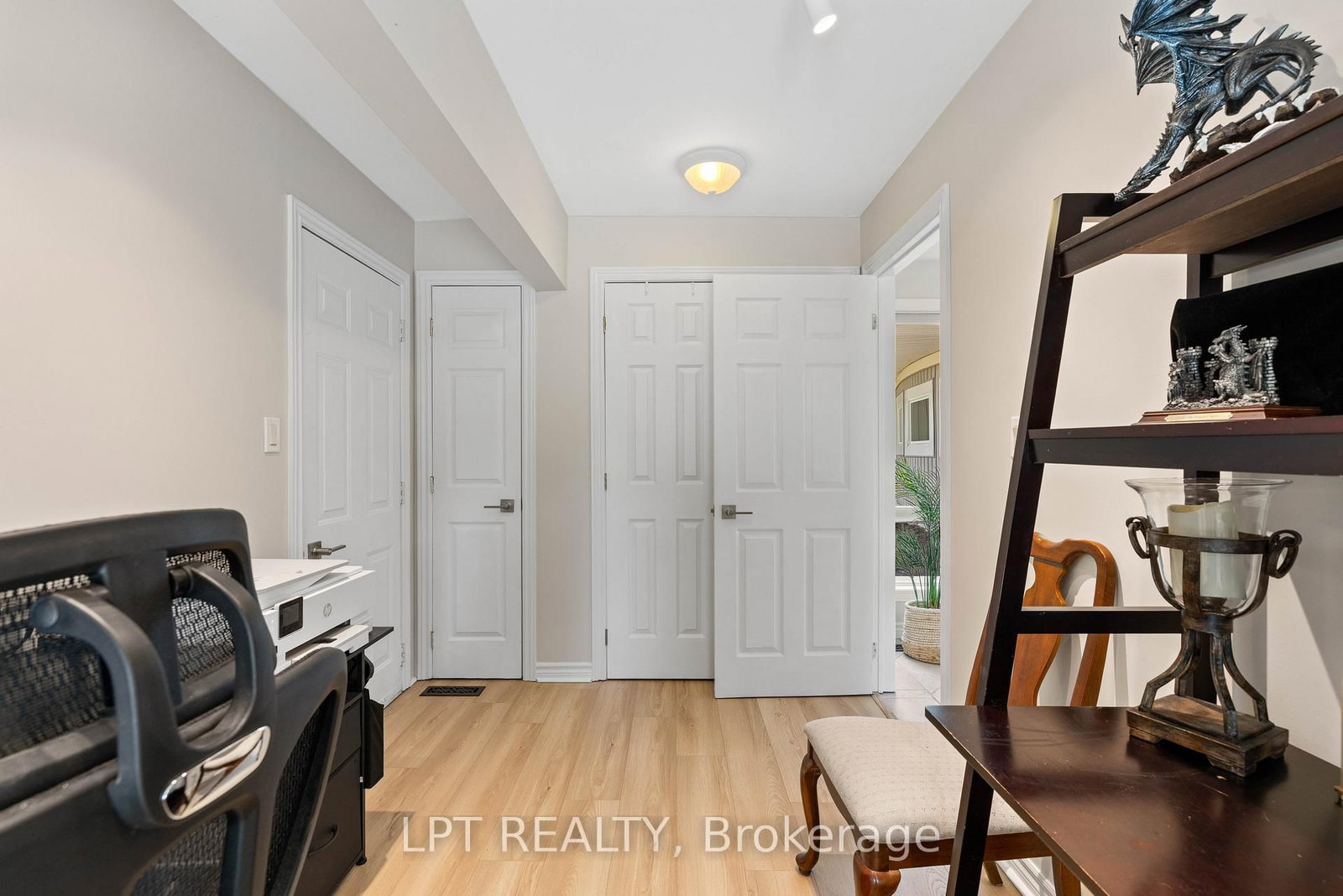 204 The Queensway S • Georgina, ON photo 18