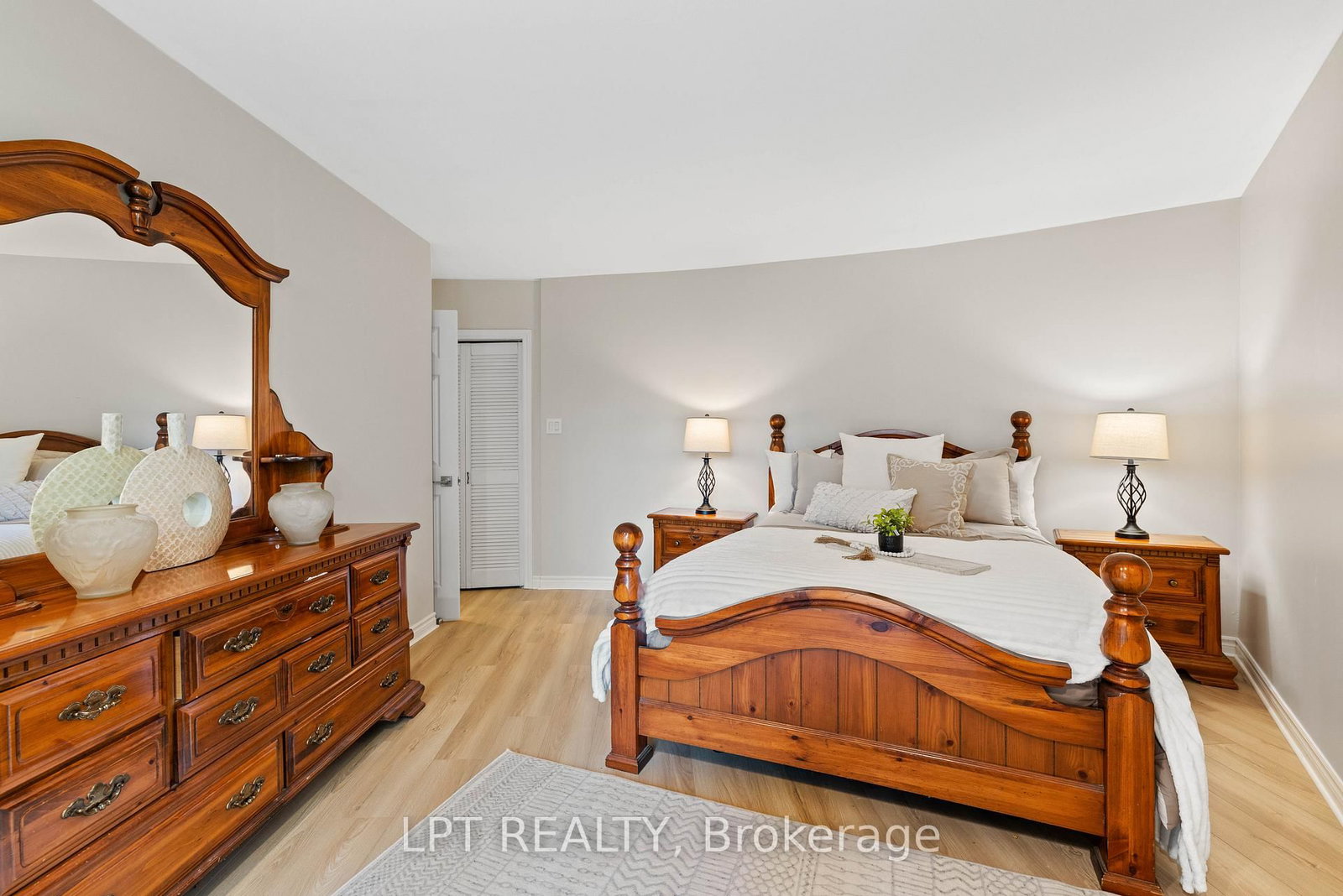 204 The Queensway S • Georgina, ON photo 29