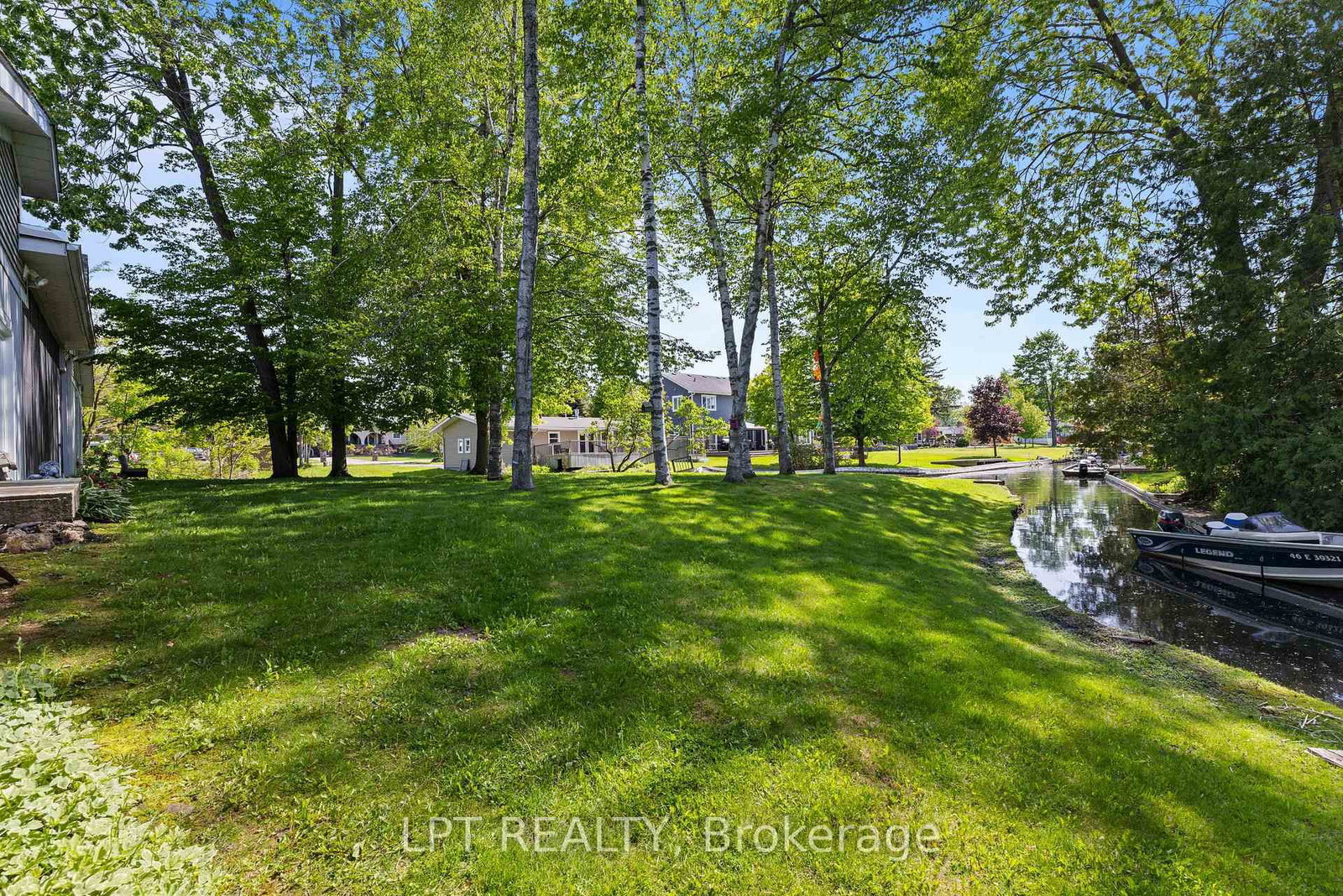 204 The Queensway S • Georgina, ON photo 43