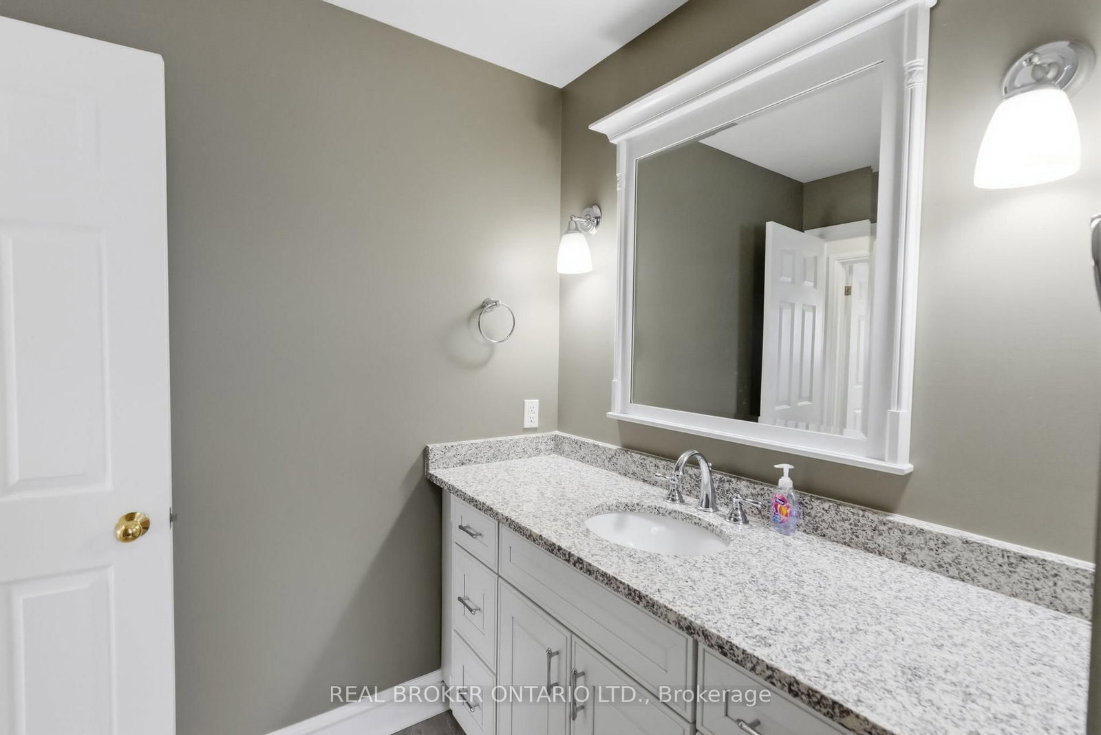 154 Brock Street E • Uxbridge, ON photo 32