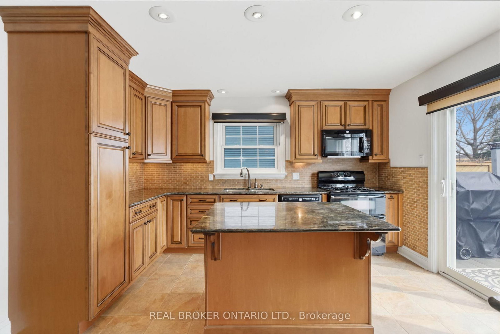 154 Brock Street E • Uxbridge, ON photo 7