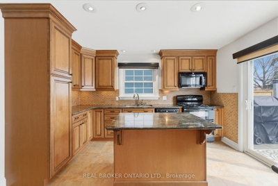 154 Brock Street E • Uxbridge, ON photo 7