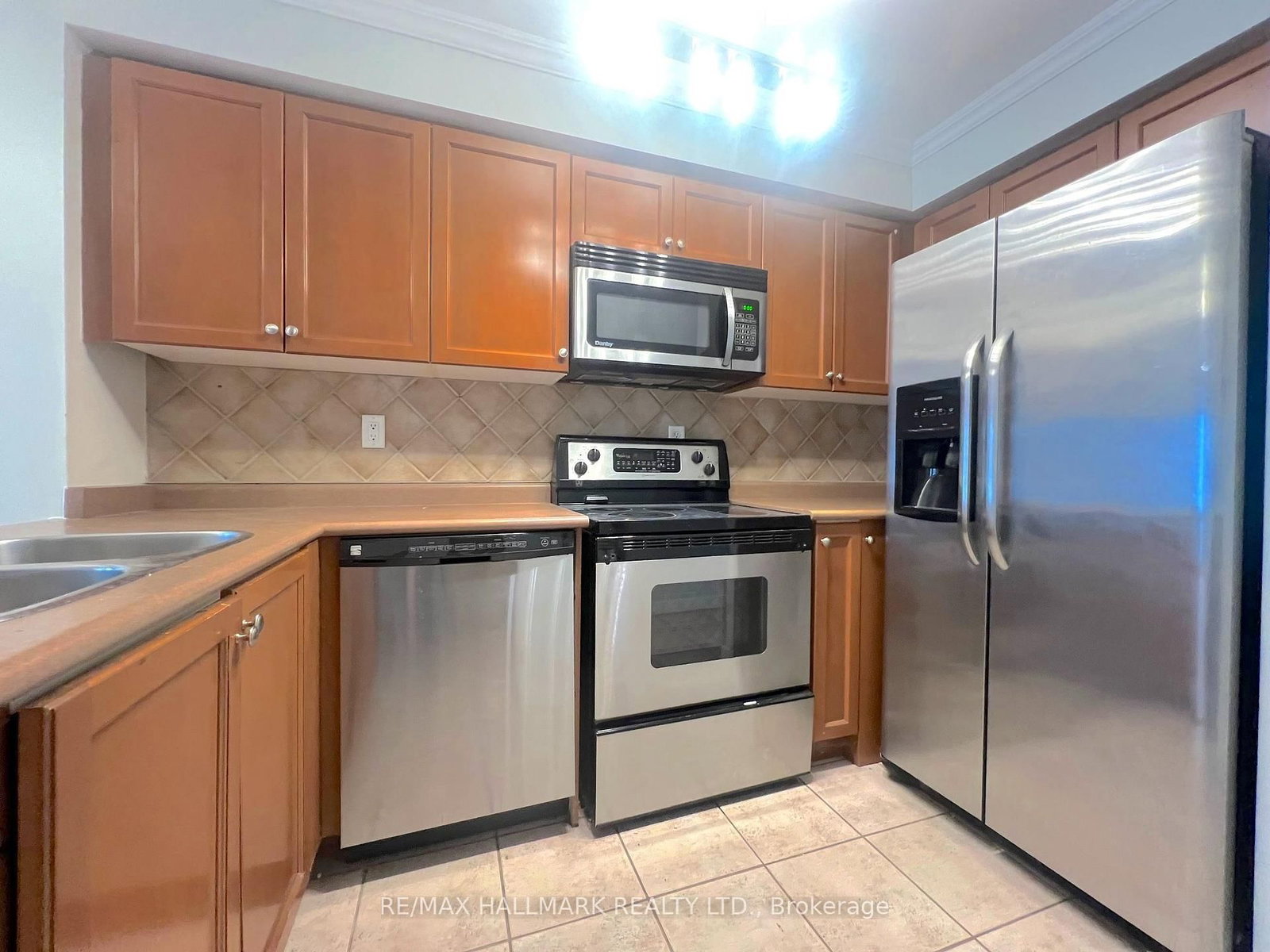33 Lodgeway Drive • Vaughan, ON photo 4