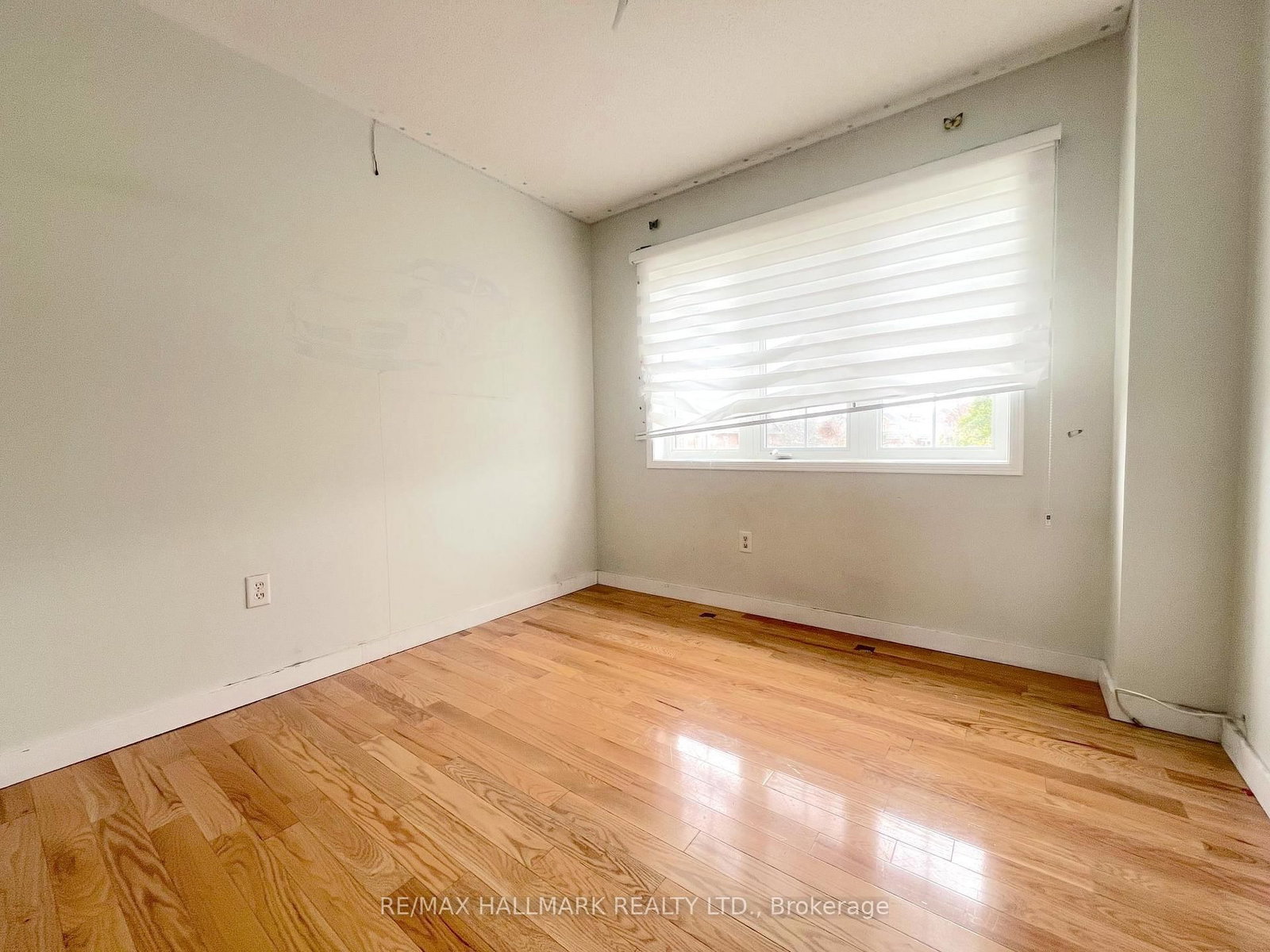 33 Lodgeway Drive • Vaughan, ON photo 9
