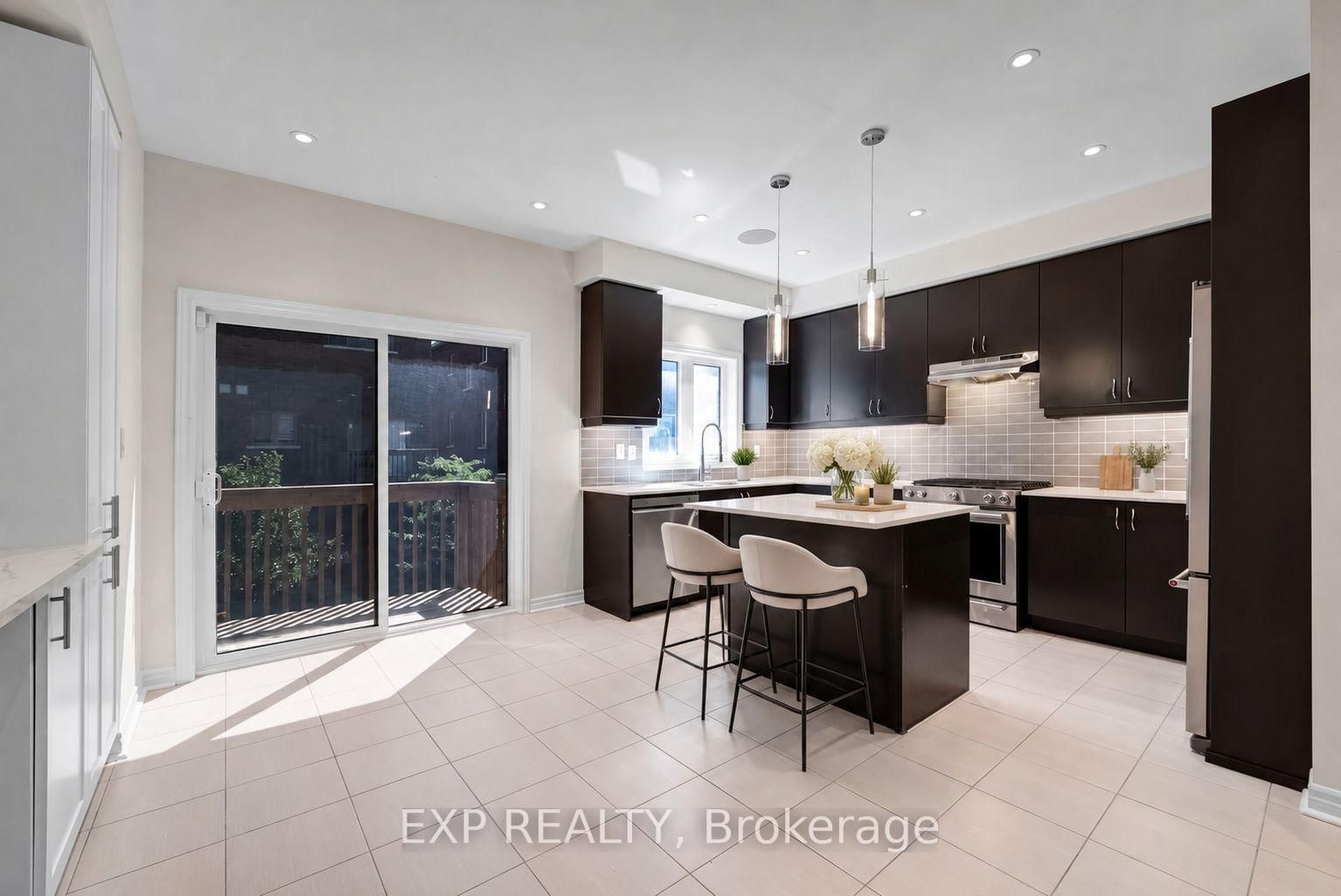 104 Gordon Circle • Newmarket, ON photo 11