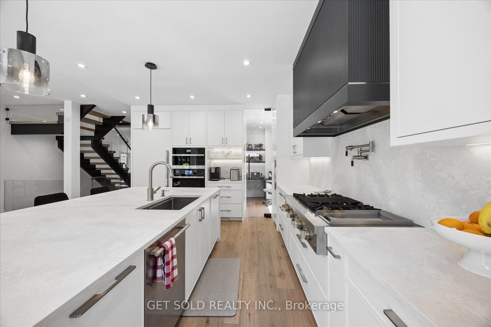 64 Spence Drive • Aurora, ON photo 14