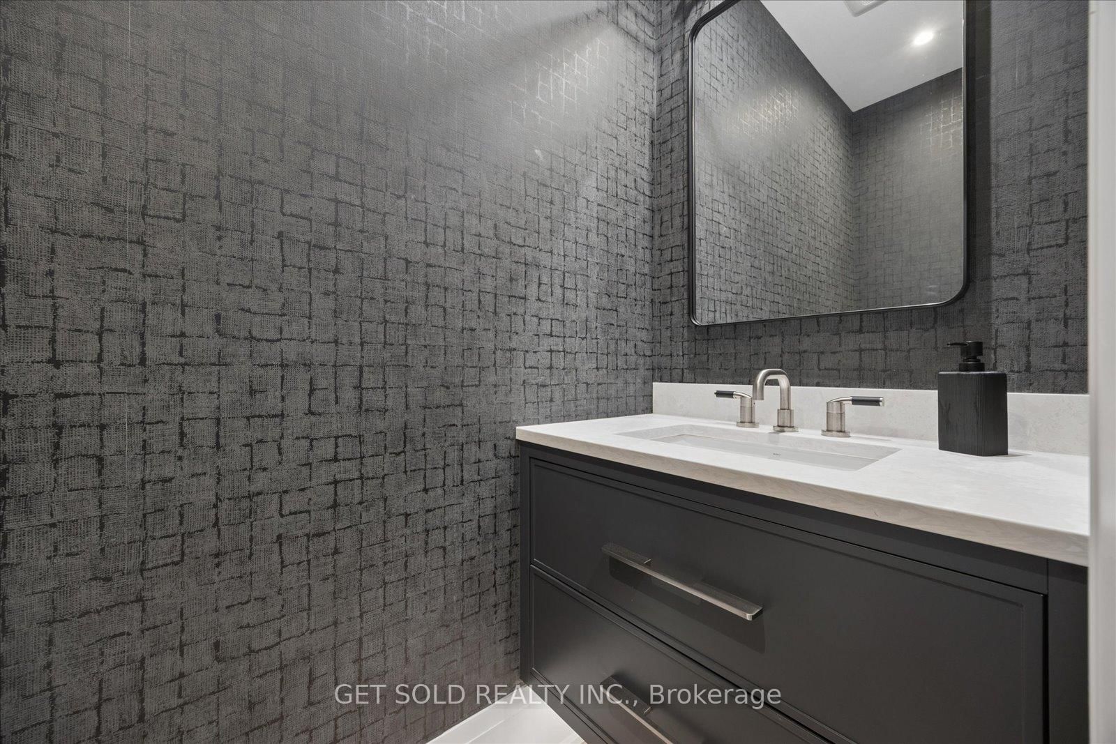 64 Spence Drive • Aurora, ON photo 17
