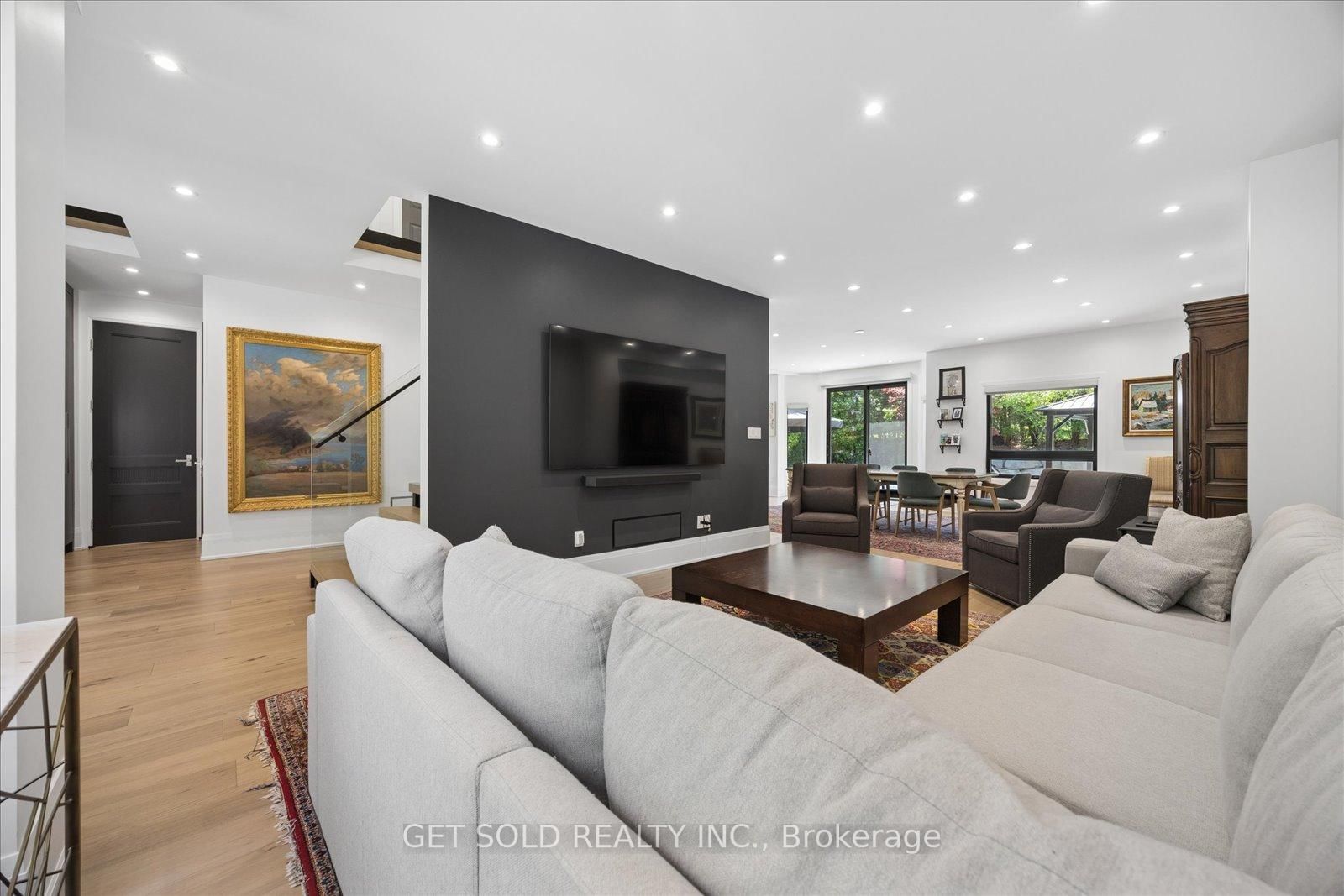 64 Spence Drive • Aurora, ON photo 8