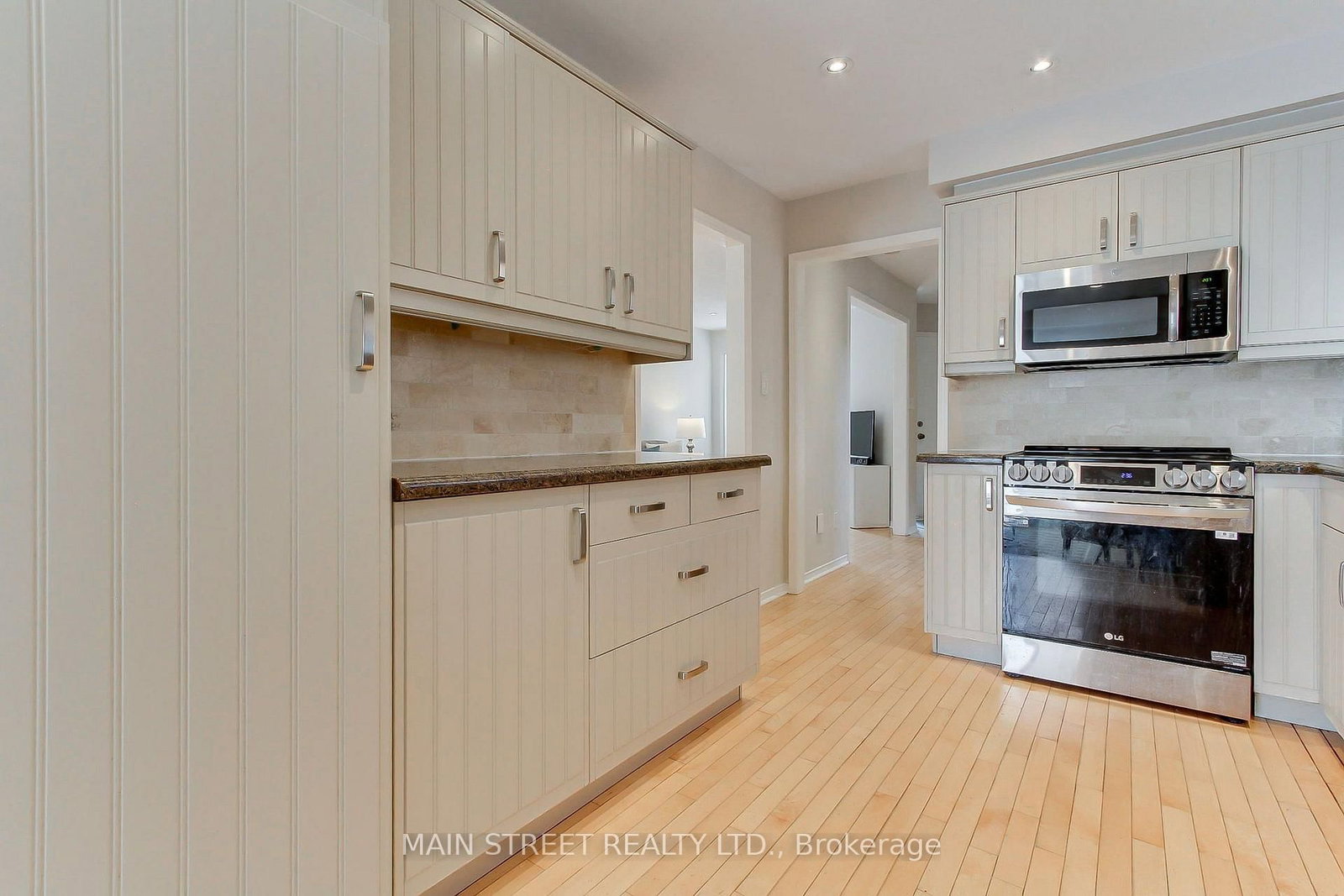 70 Dunsmore Crescent • Richmond Hill, ON photo 11