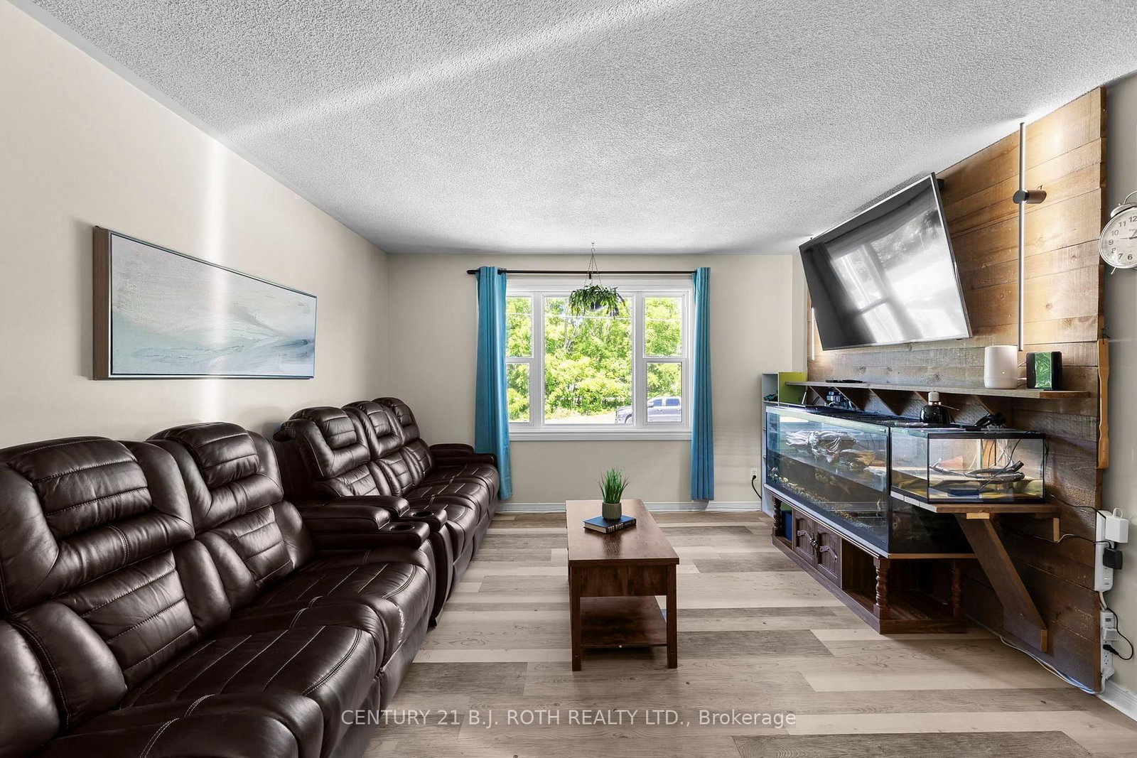 128 Queen Street • Essa, ON photo 5