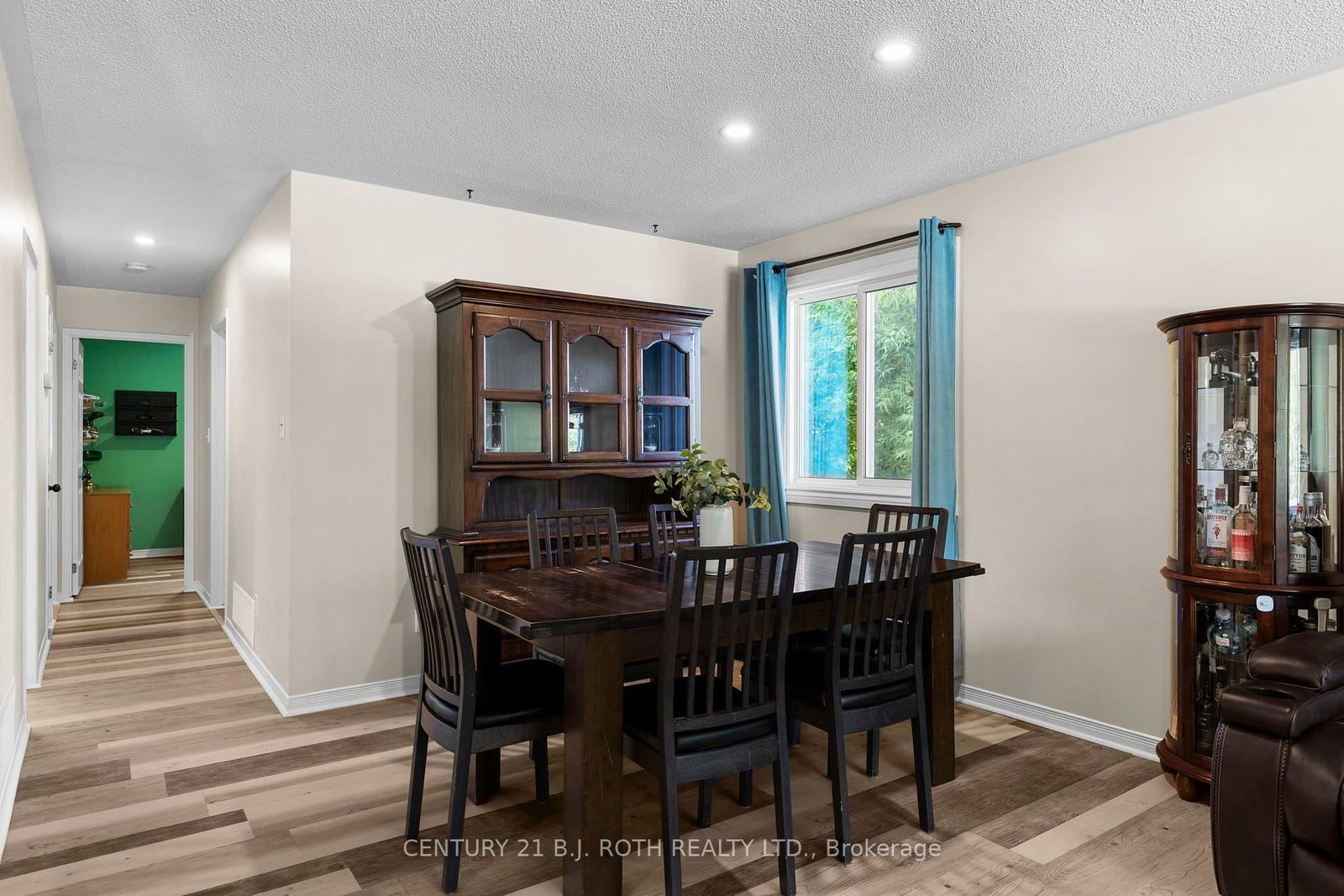 128 Queen Street • Essa, ON photo 8