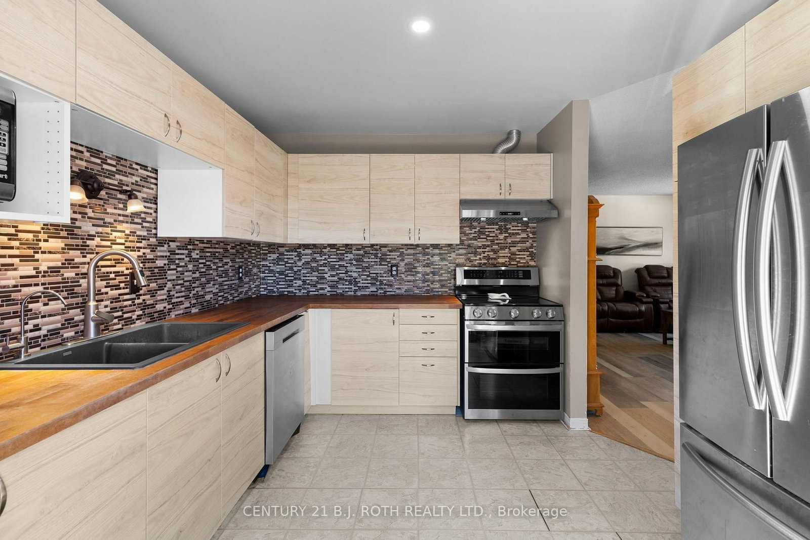 128 Queen Street • Essa, ON photo 9