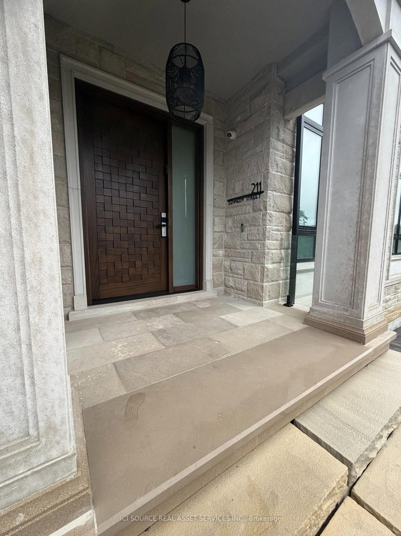 211 Kennedy Street W