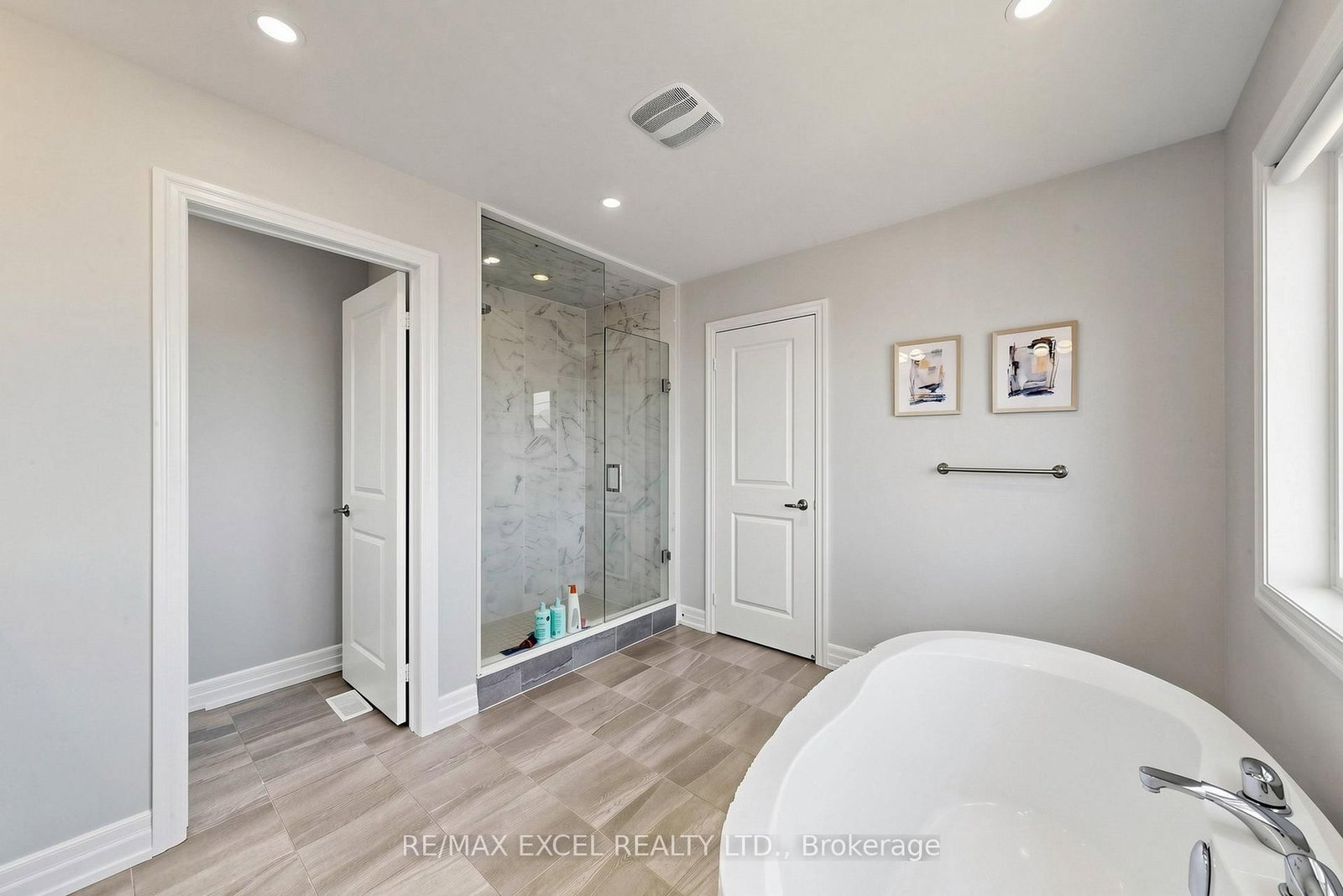 12 Acacia Court • East Gwillimbury, ON photo 20