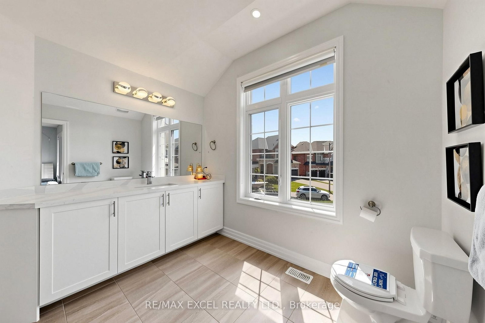 12 Acacia Court • East Gwillimbury, ON photo 24