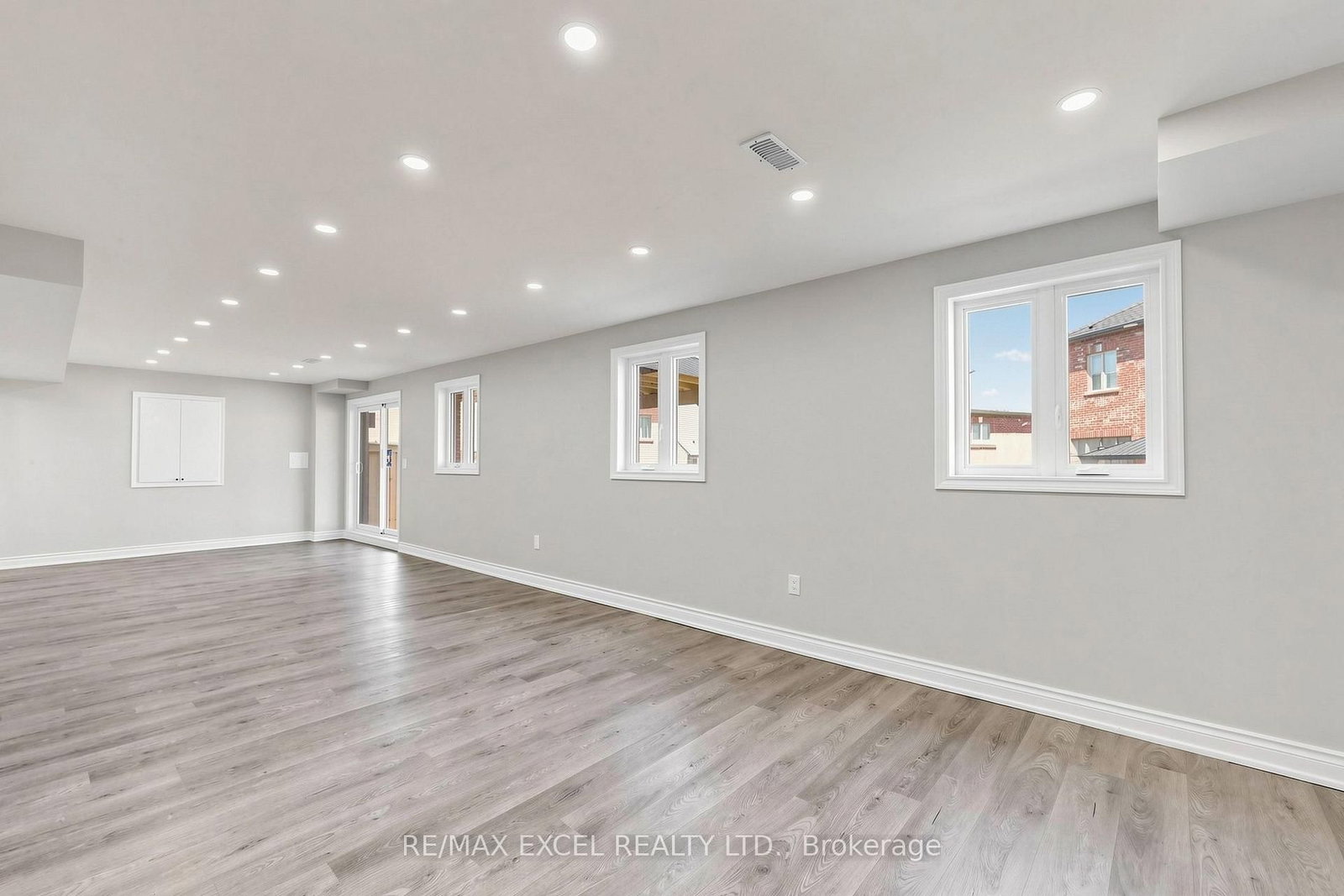 12 Acacia Court • East Gwillimbury, ON photo 32