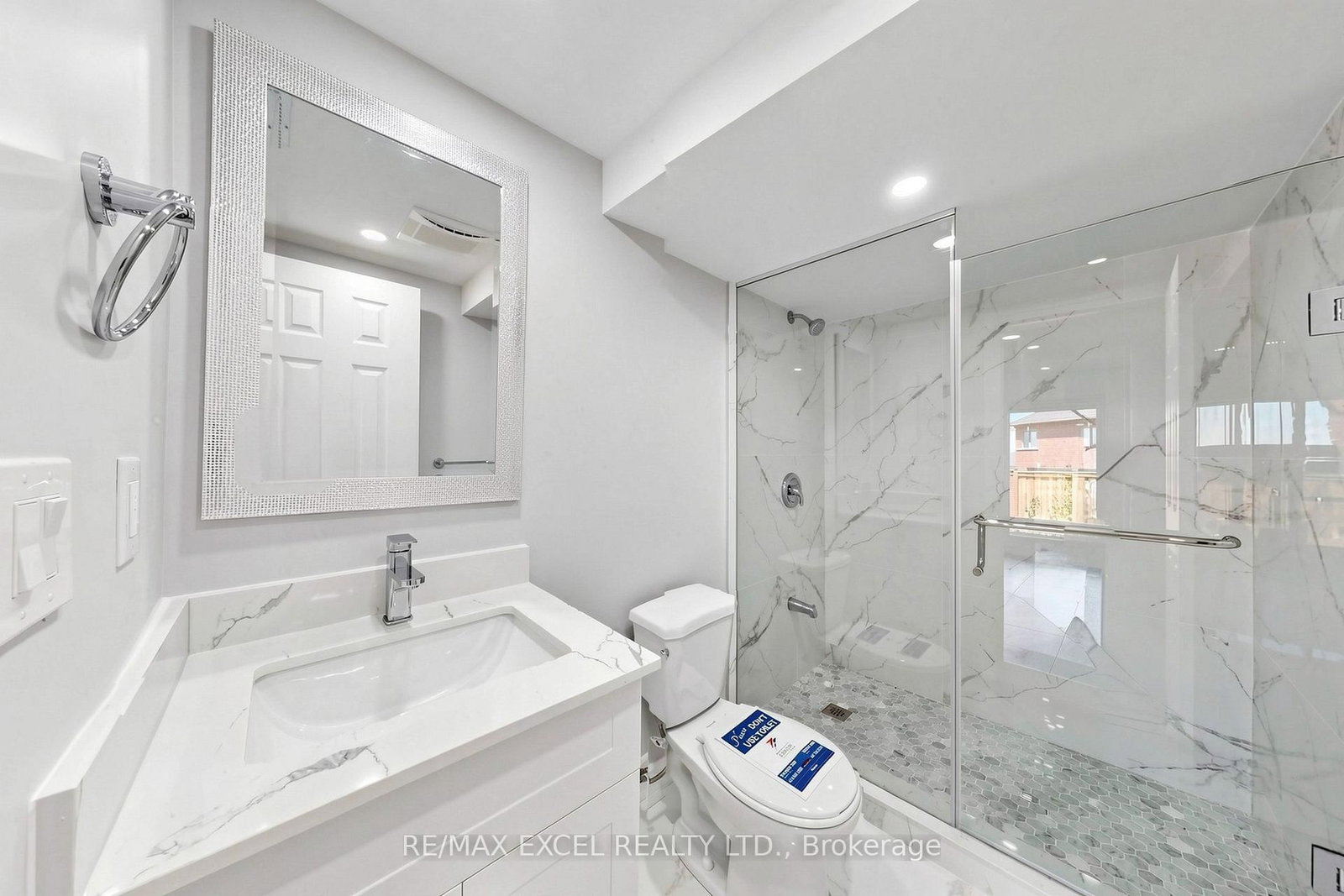 12 Acacia Court • East Gwillimbury, ON photo 37