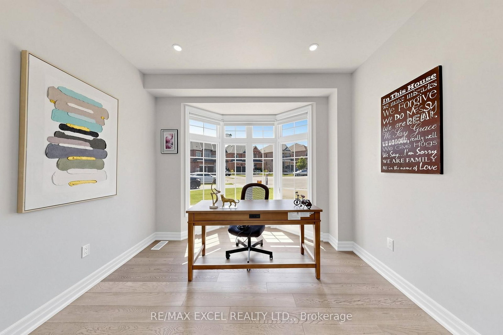 12 Acacia Court • East Gwillimbury, ON photo 4