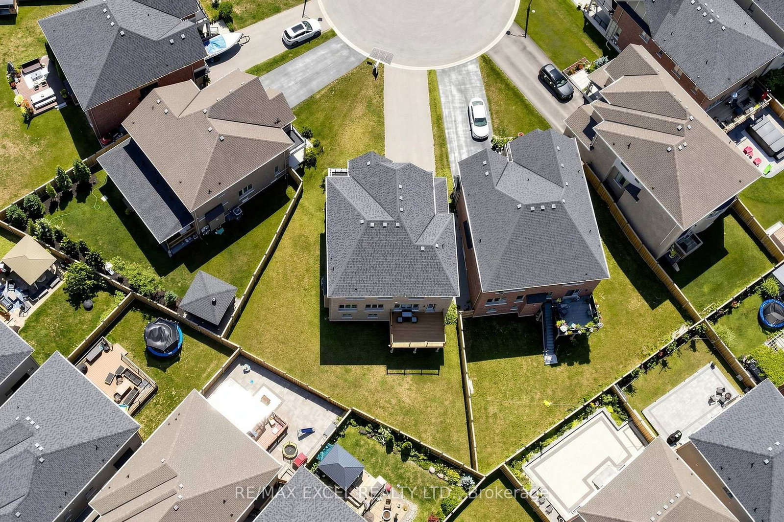 12 Acacia Court • East Gwillimbury, ON photo 47