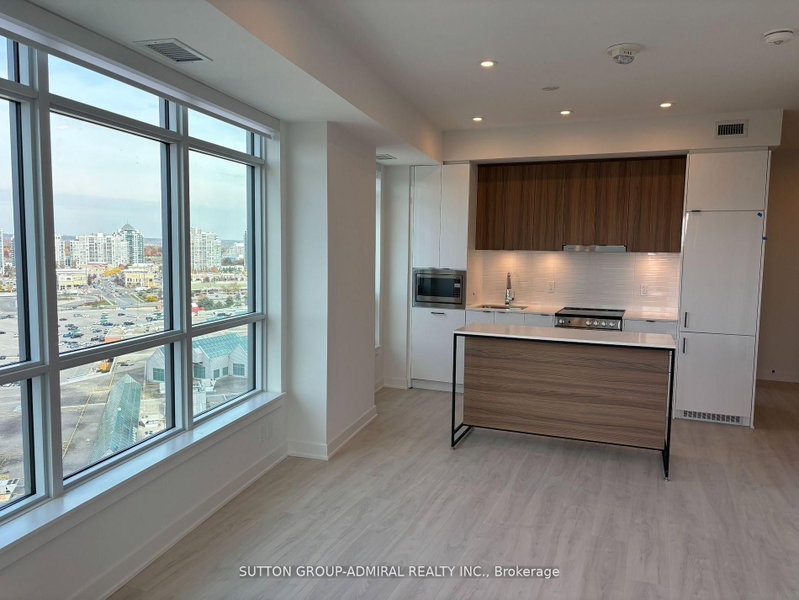 A1505 - 30 Upper Mall Way