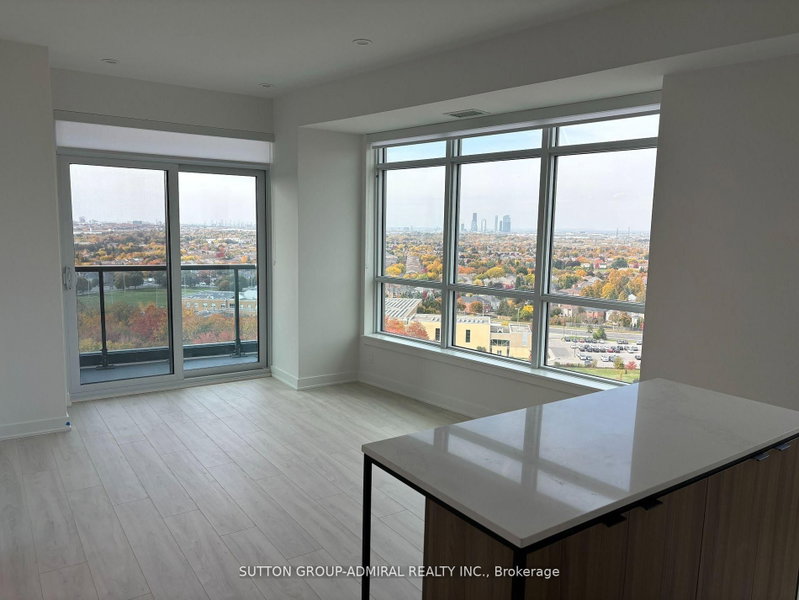 A1505 - 30 Upper Mall Way