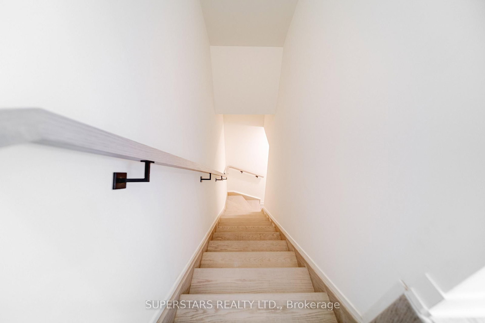 14 David Eyer Road • #1005 • Richmond Hill, ON photo 24