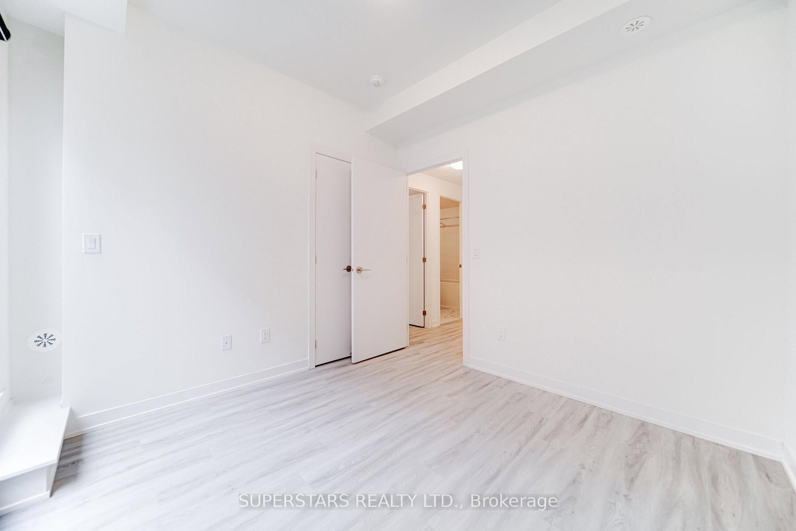 14 David Eyer Road • #1005 • Richmond Hill, ON photo 29