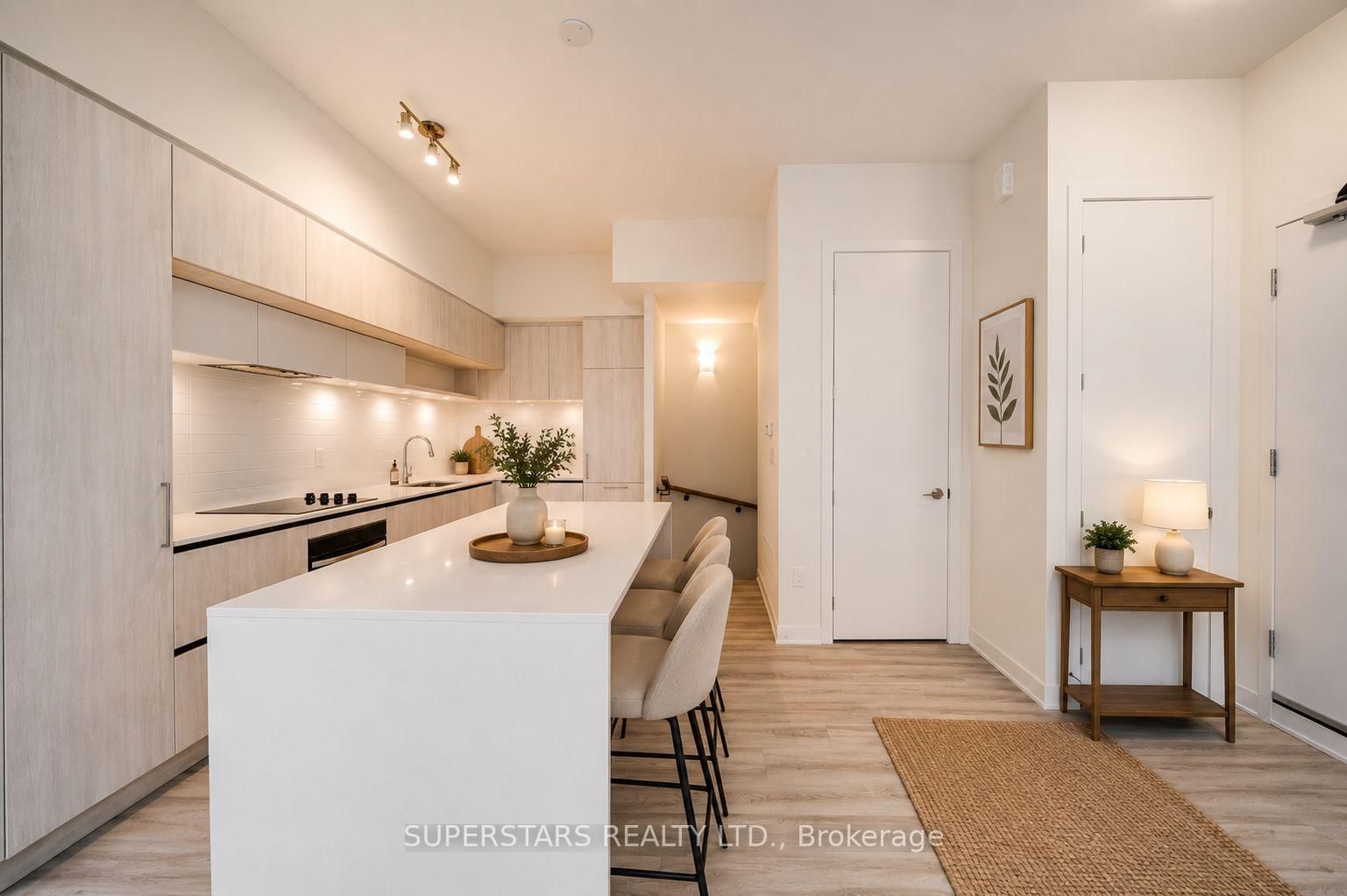 14 David Eyer Road • #1005 • Richmond Hill, ON photo 3