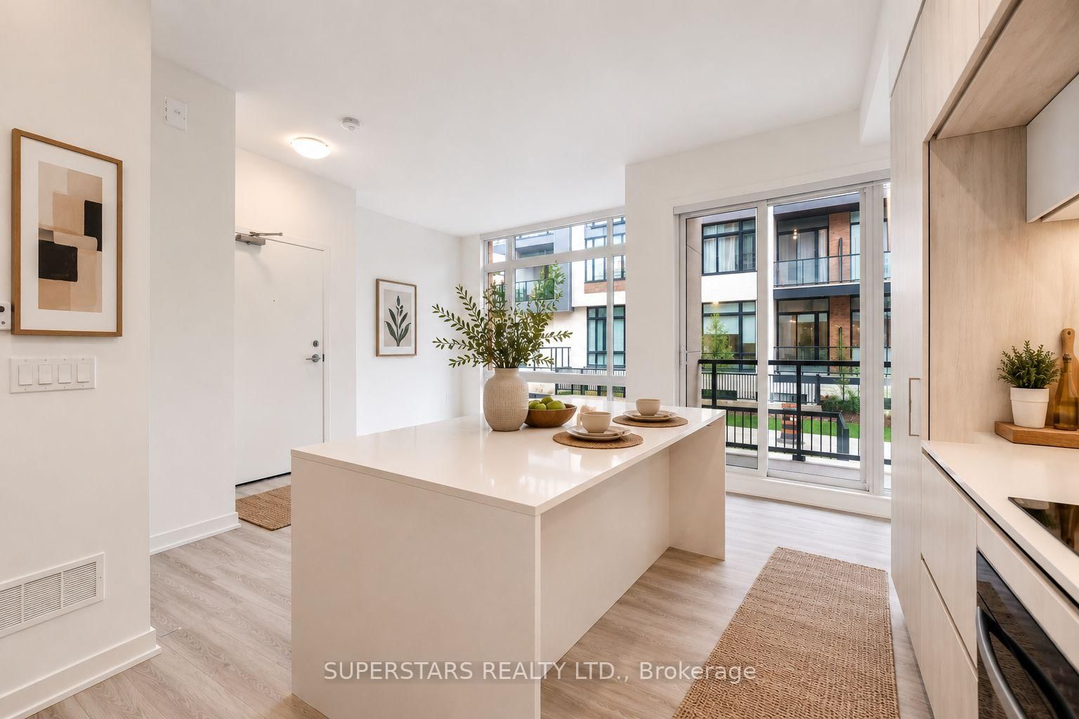 14 David Eyer Road • #1005 • Richmond Hill, ON photo 8