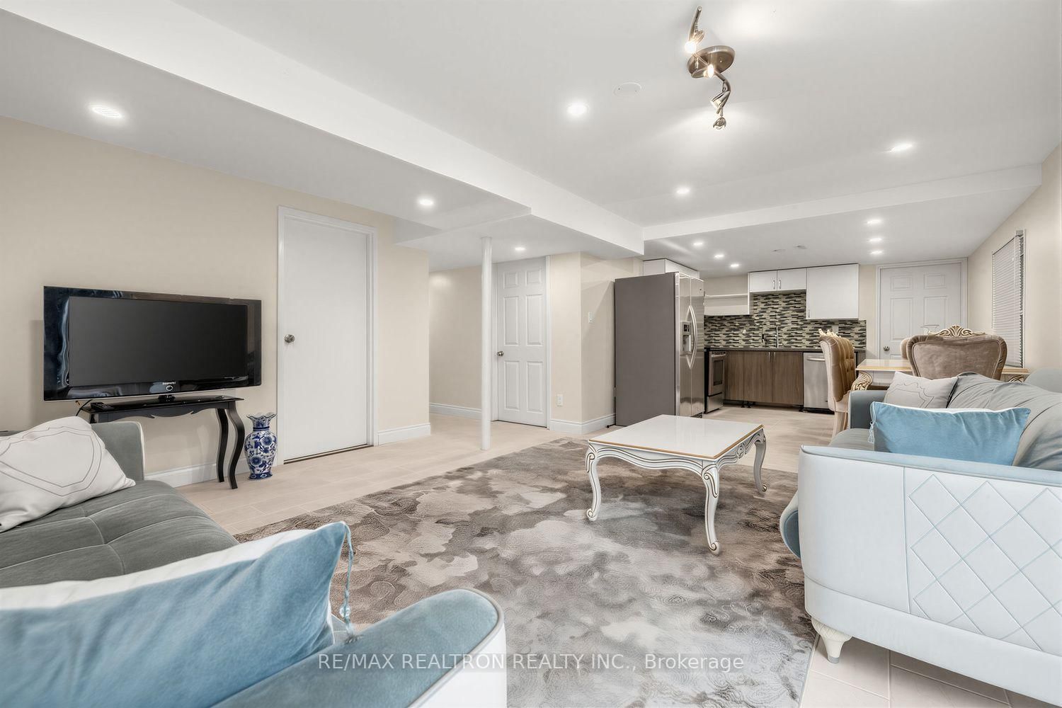 416 Alex Doner Drive • Newmarket, ON photo 25