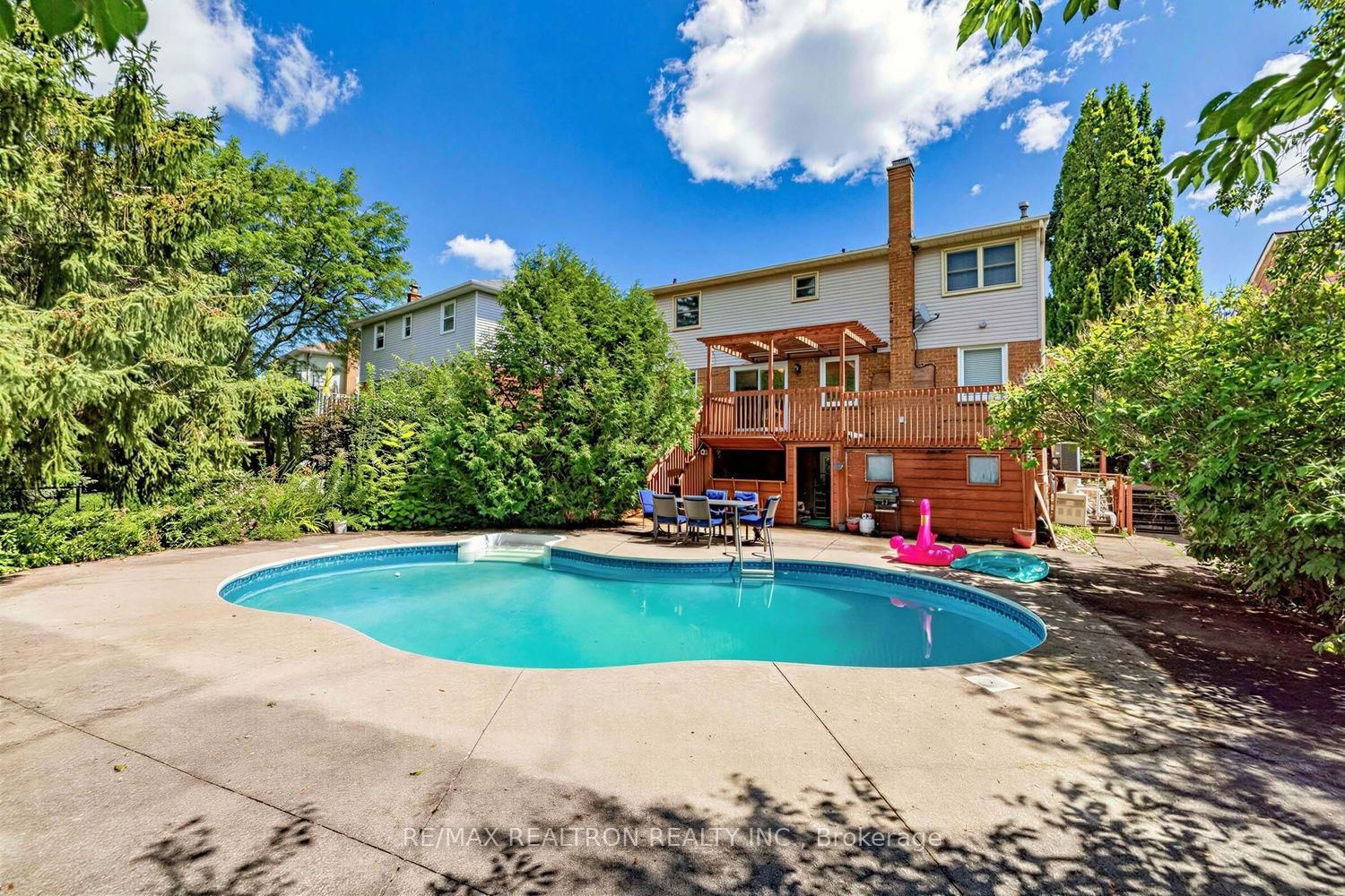 416 Alex Doner Drive • Newmarket, ON photo 31