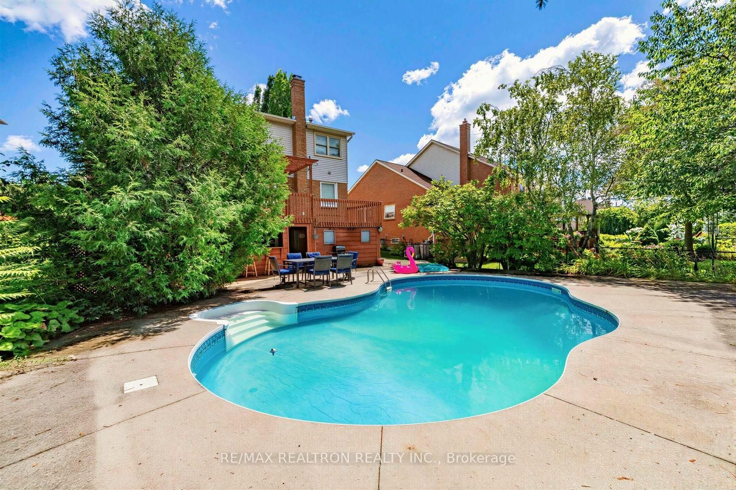 416 Alex Doner Drive • Newmarket, ON photo 33